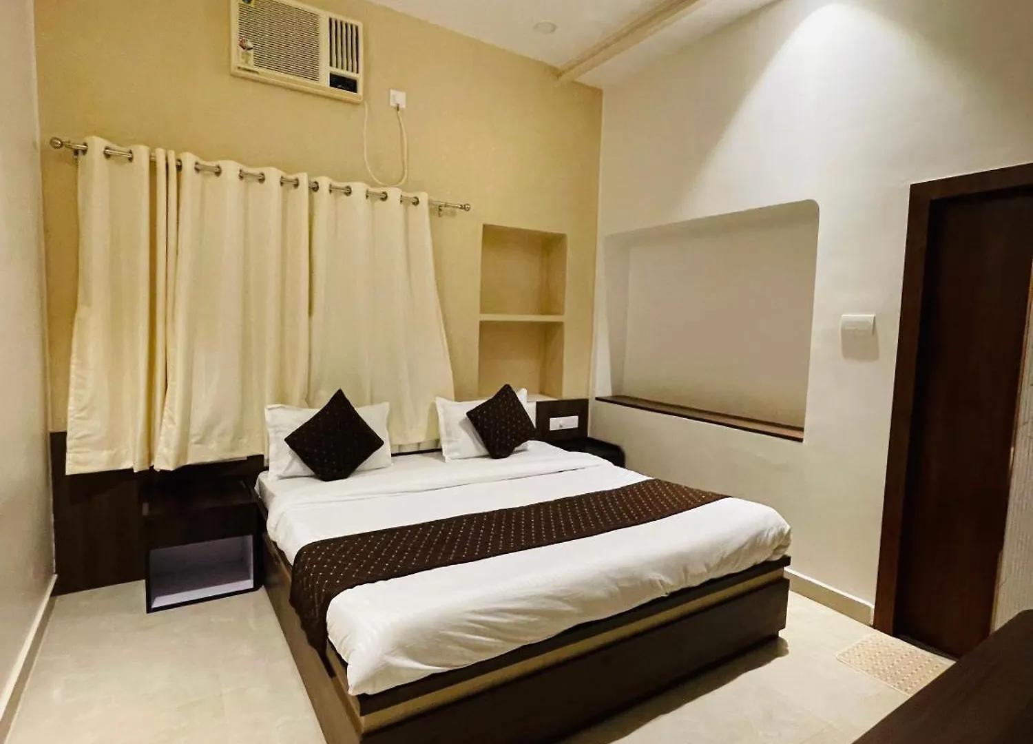 ホームステイ Raj Villa Home Stay バラナシ インド